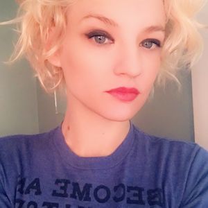 Meet your Posher, Ella